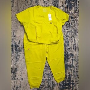 FIGS  Jogger Pants scrubs set NWT